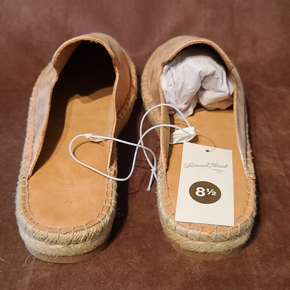 Universal Thread - Clogs / Sandals - Picture 5 of 9